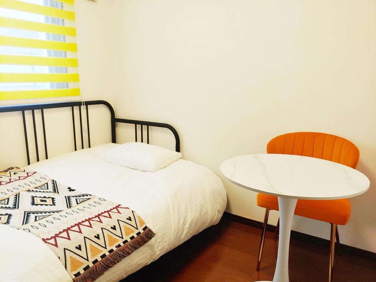 メゾンドオーク 新大久保 Apartment Tokyo Luaran gambar